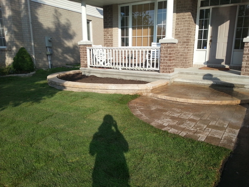 large%20garden%20and%20steps%20with%20interlock%20walkway%20to%20front